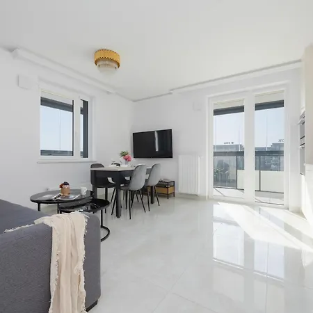 Apartment Skyline View Jerozolimskie 190 By Solarento