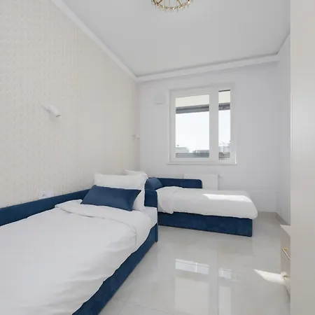 Jerozolimskie 190 By Solarento Varşova