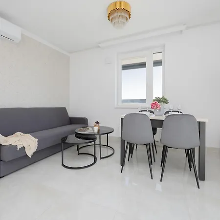 Jerozolimskie 190 By Solarento